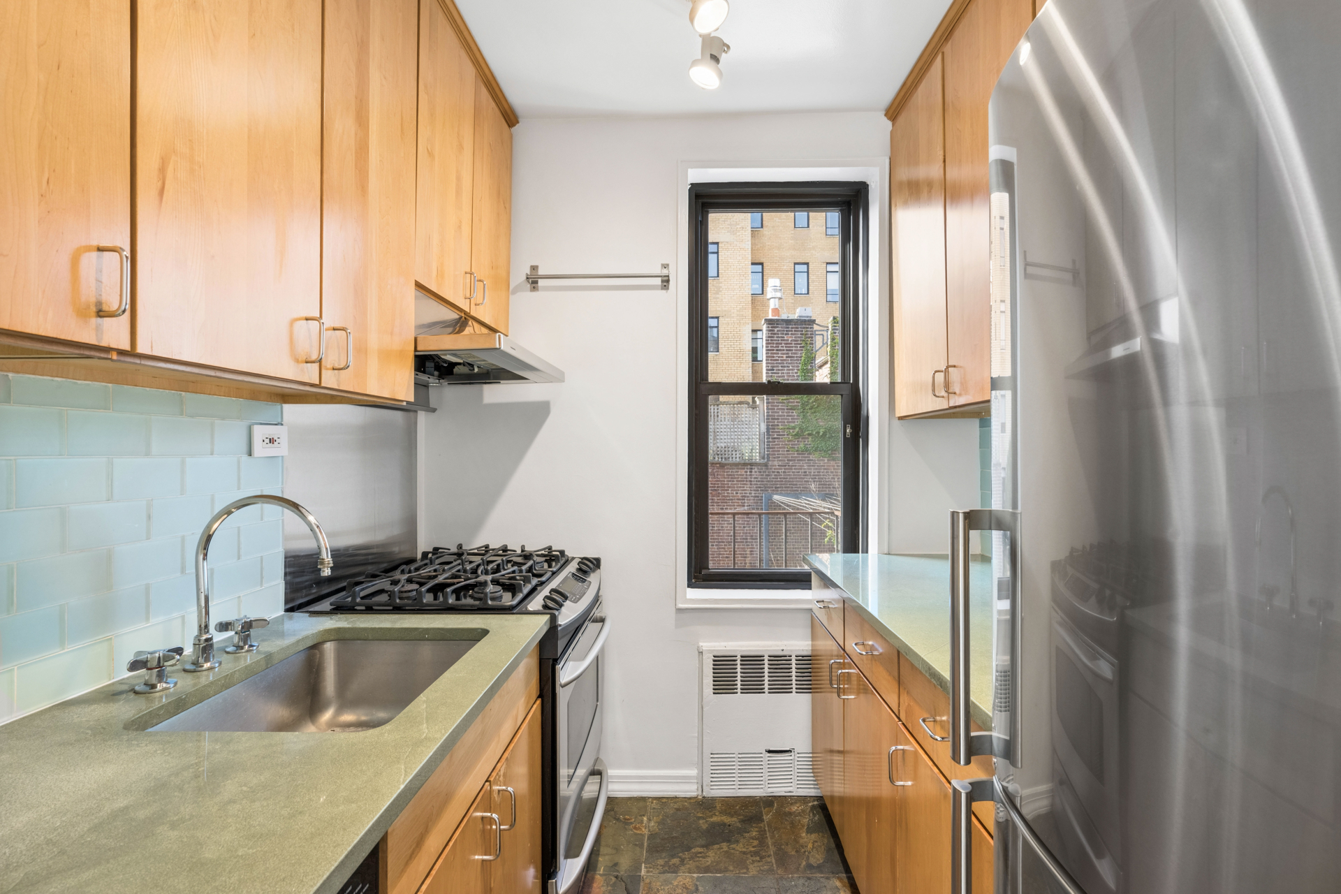 100 W 12th Street Unit 5a — photo