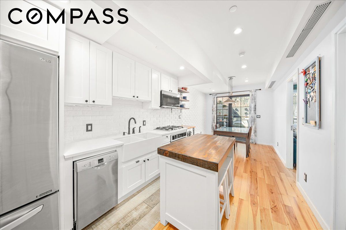577 Madison Street Unit 1B — photo