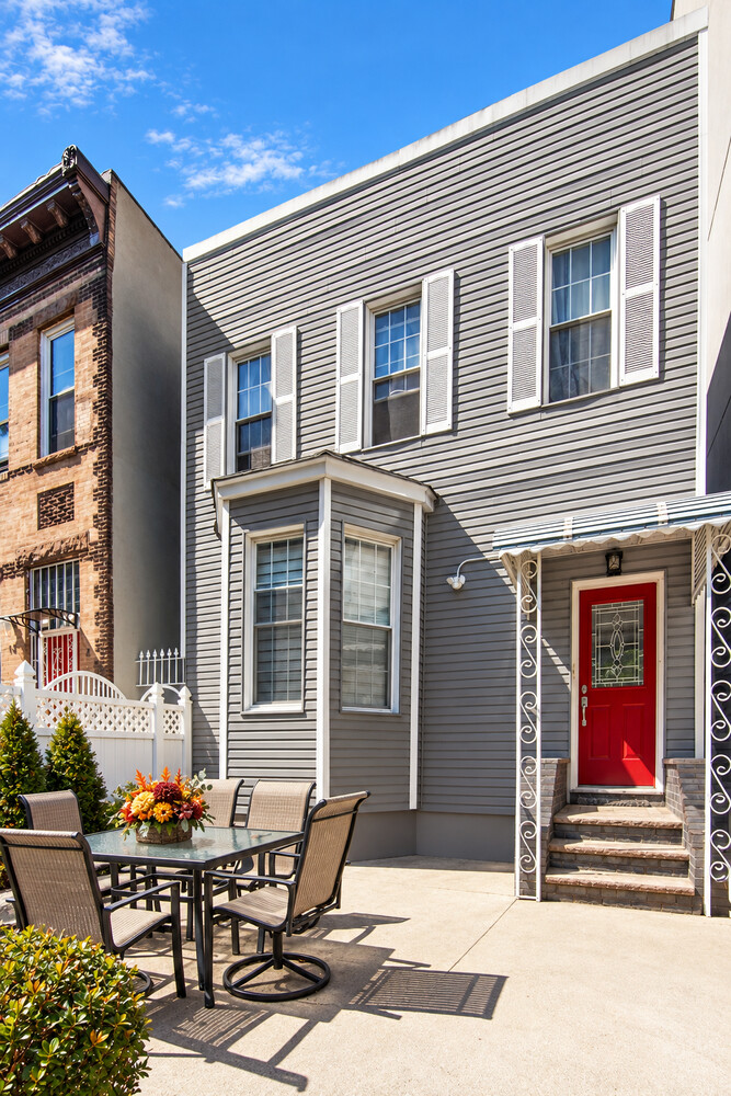 15 Bleecker Street — photo