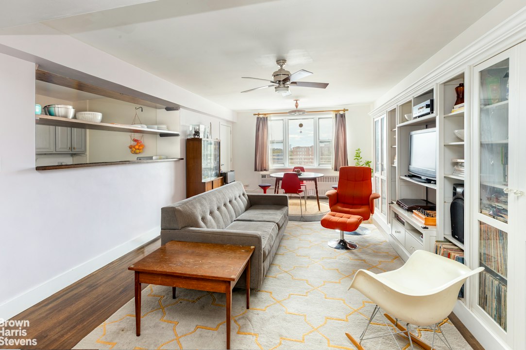 609 Kappock Street Unit 8D — photo