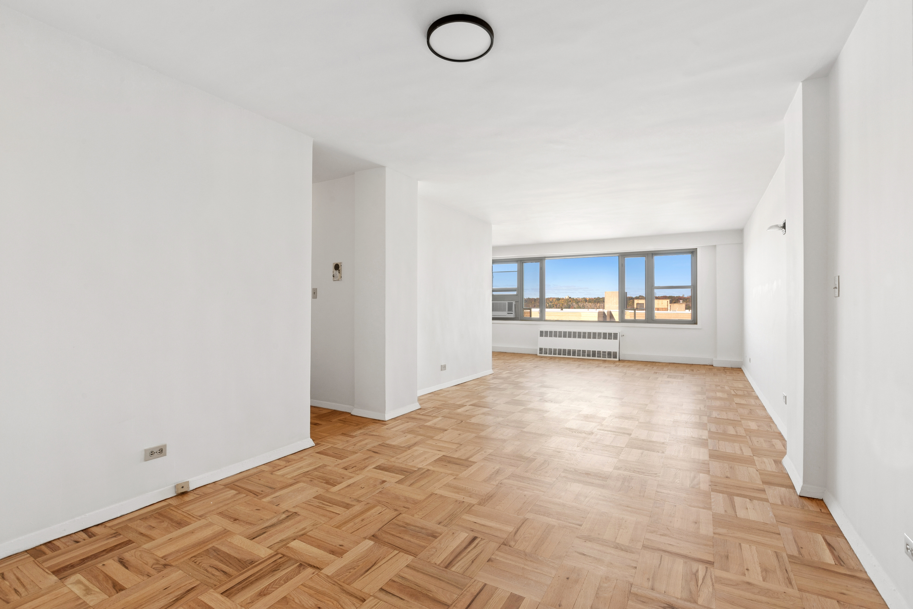 900 W 190th Street Unit 8H — photo