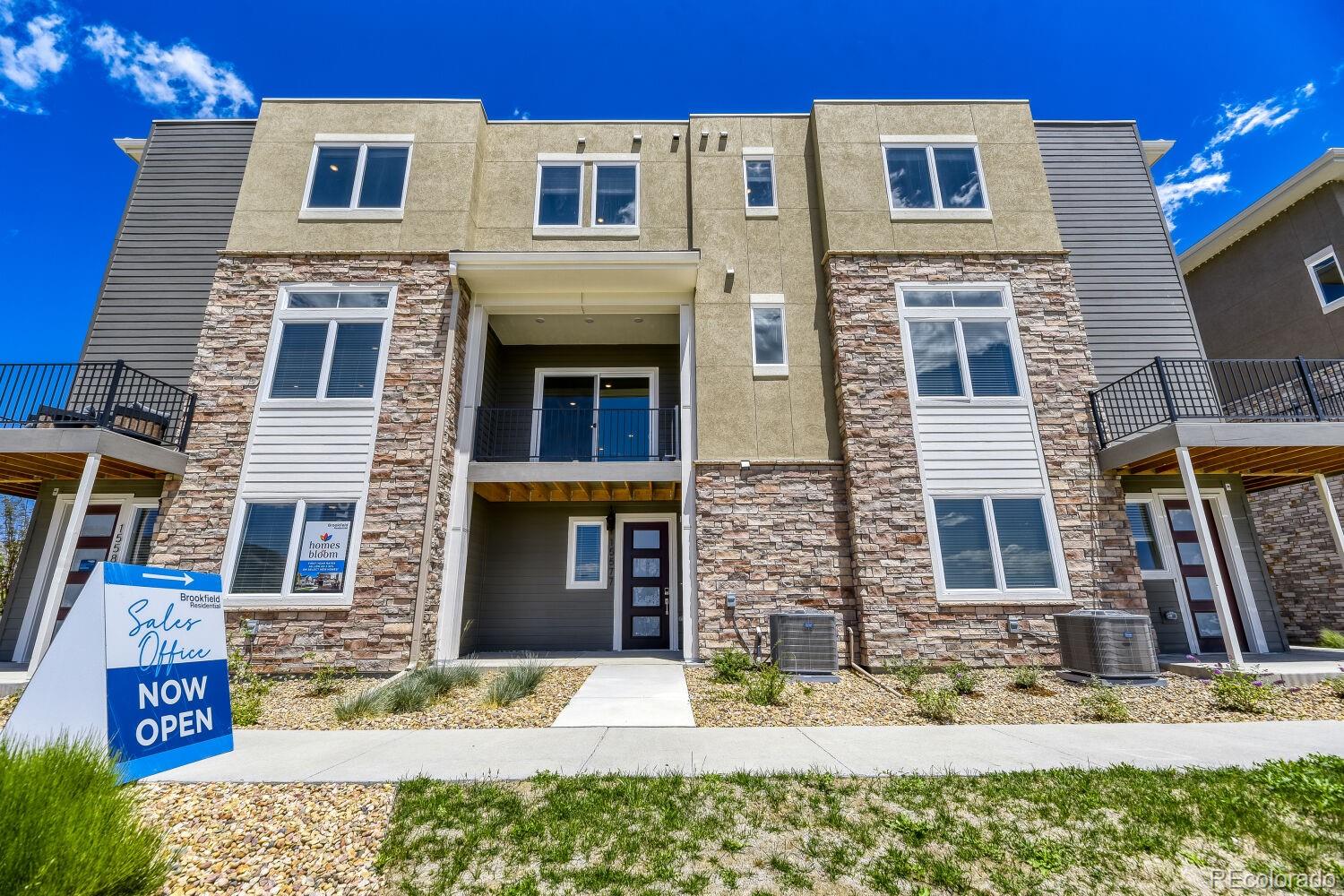 15577 W Washburn Drive — photo