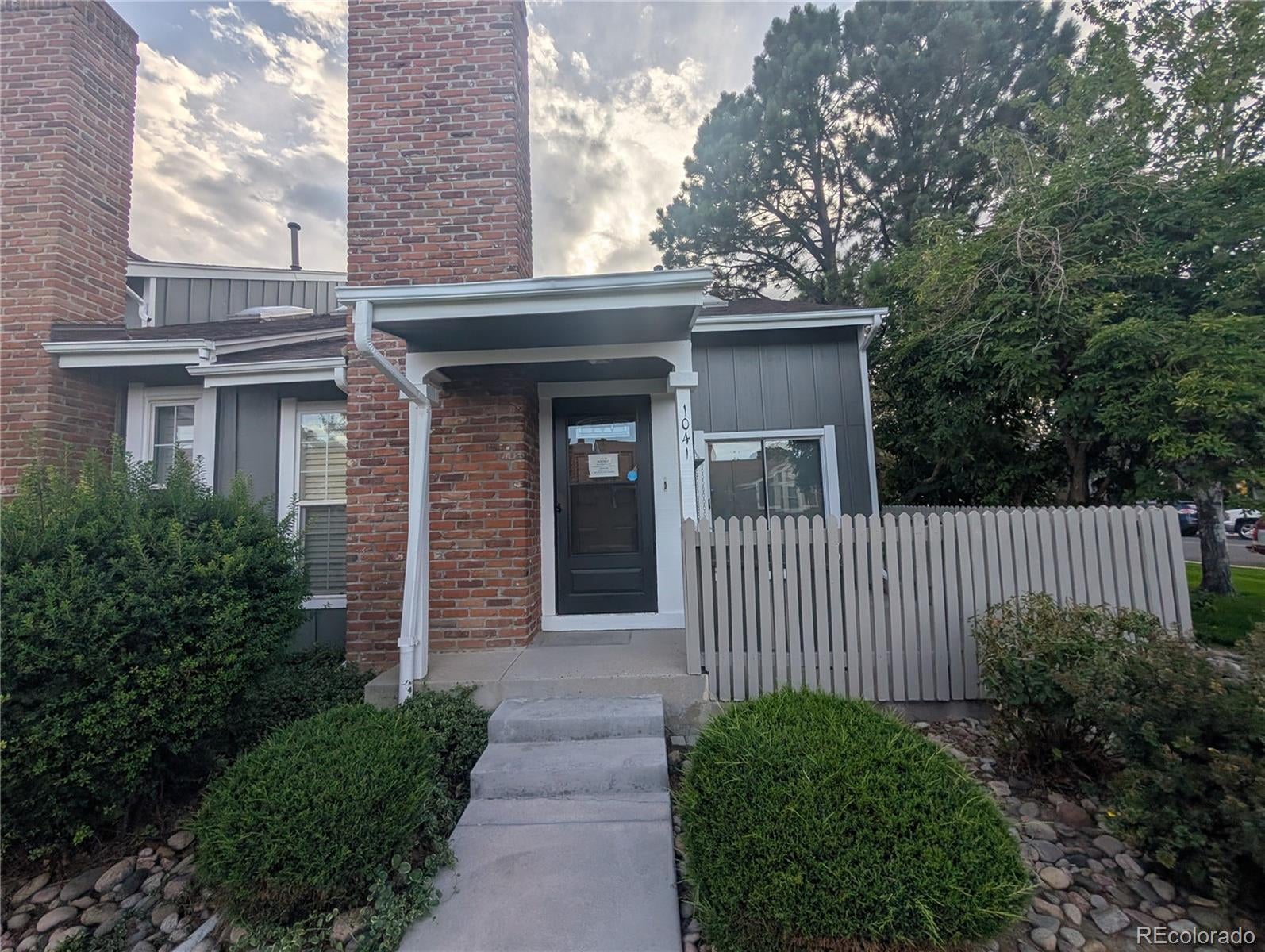 1041 S Fraser Way — photo
