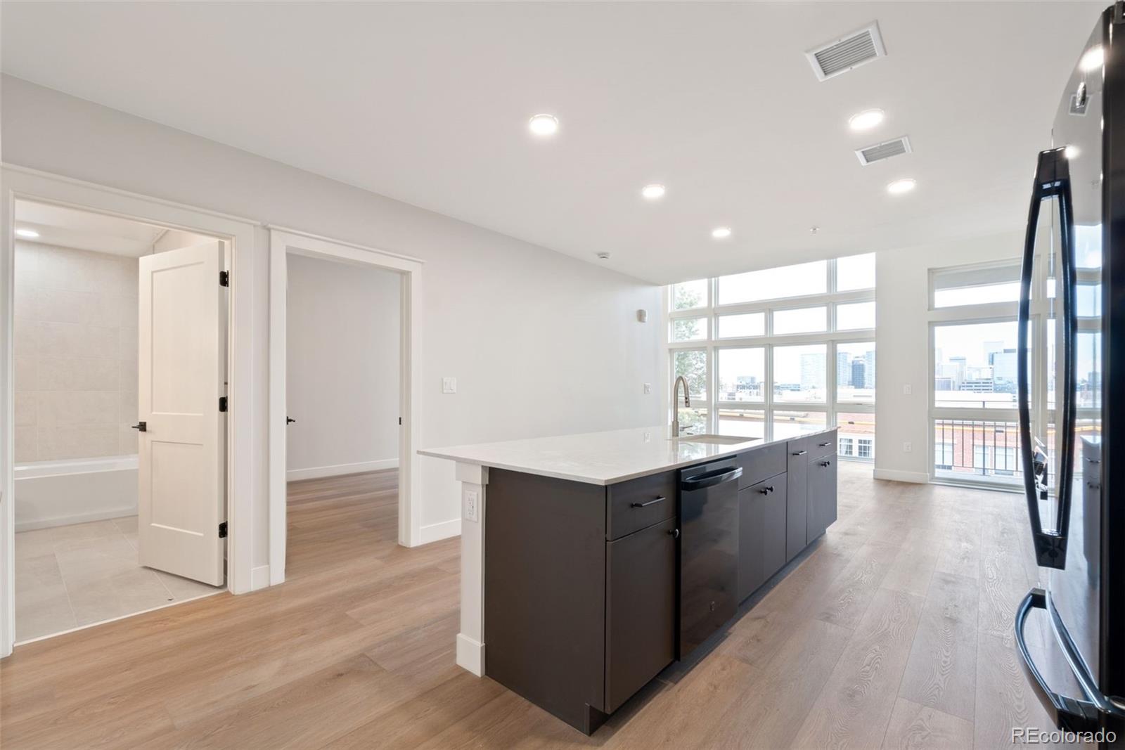 1643 Boulder Street 311 — photo