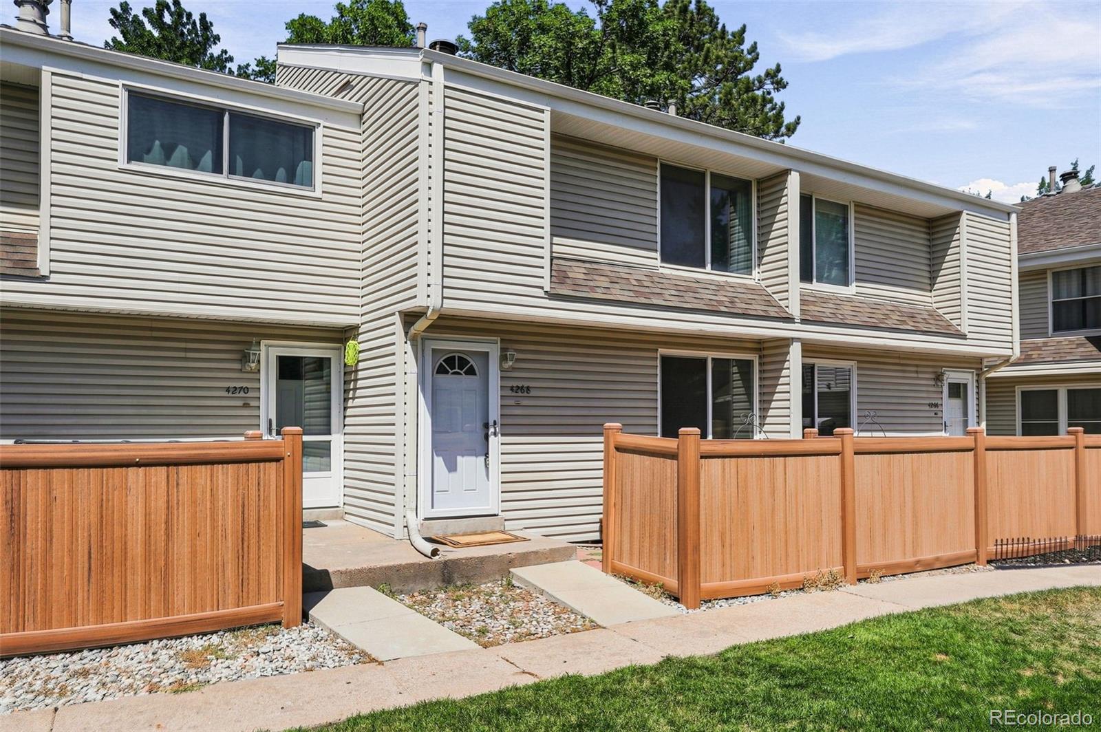4268 E Maplewood Way — photo