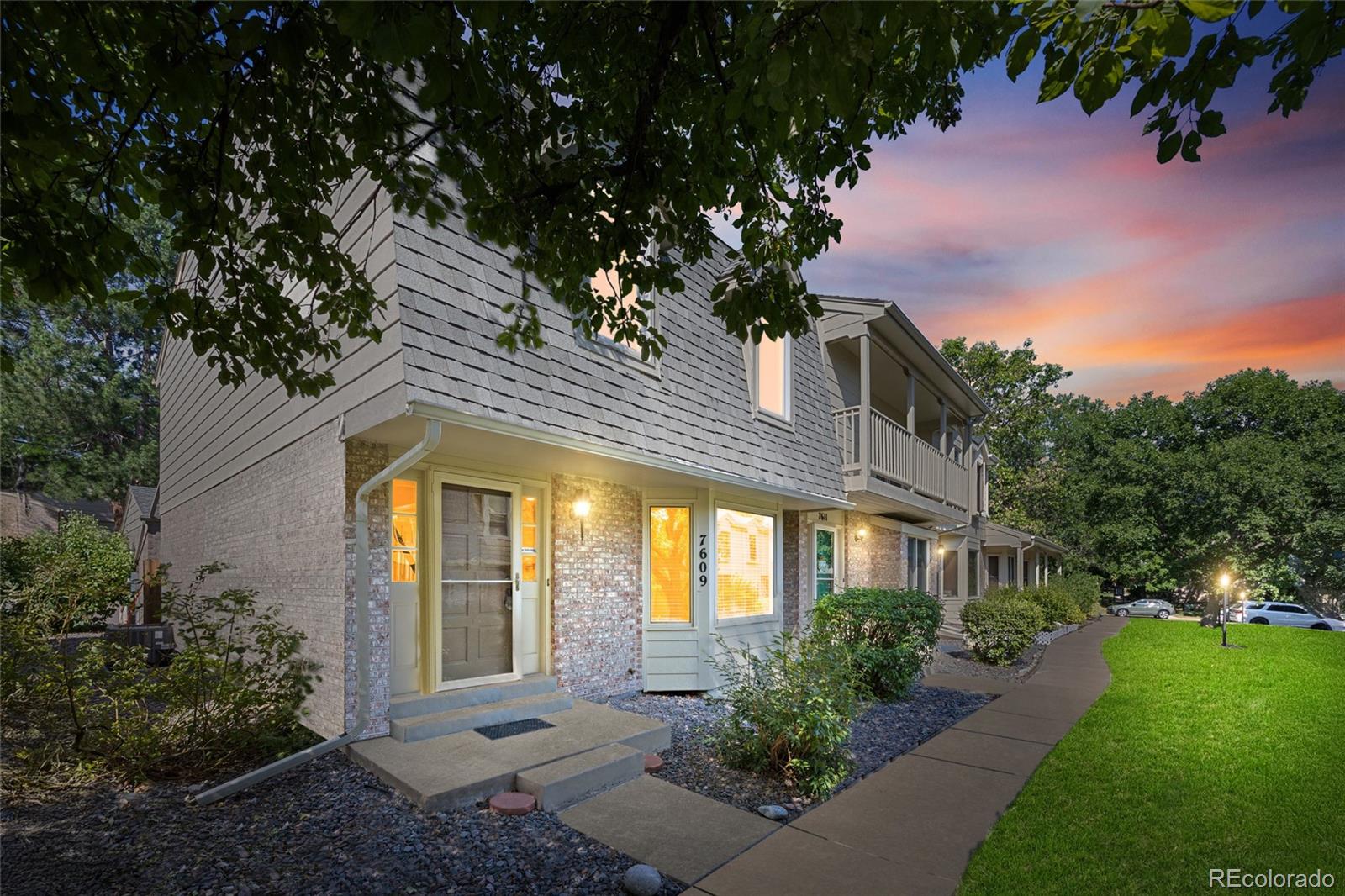 7609 S Cove Circle — photo