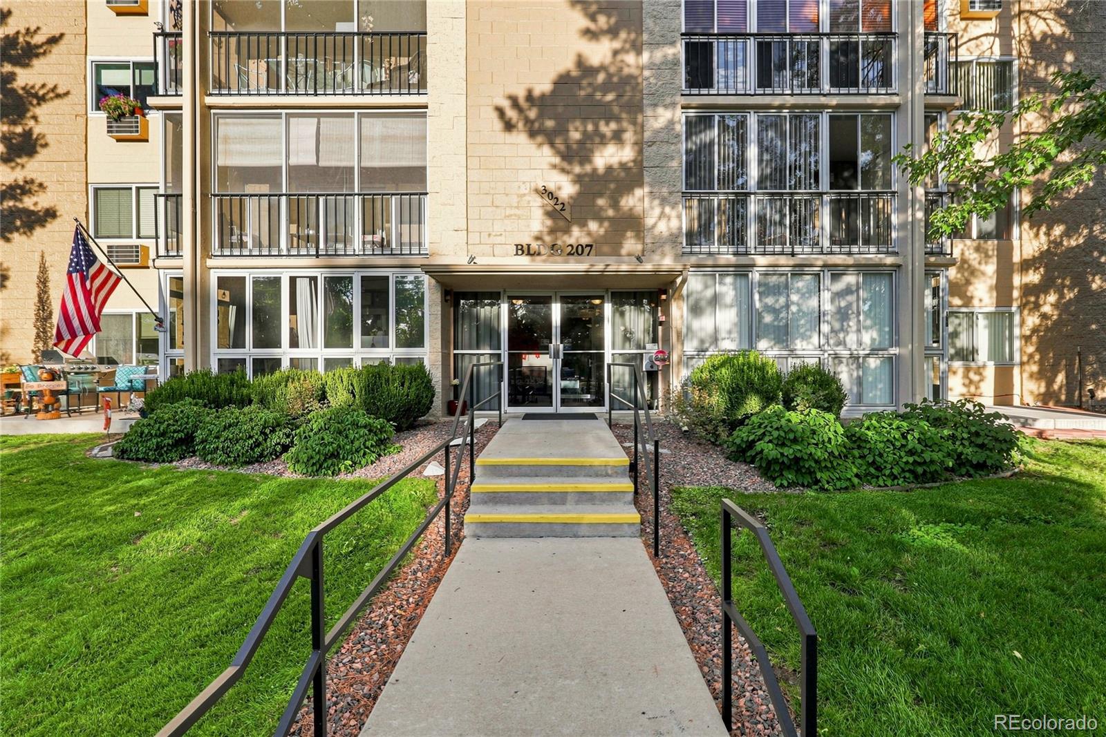 3022 S Wheeling Way 203 — photo