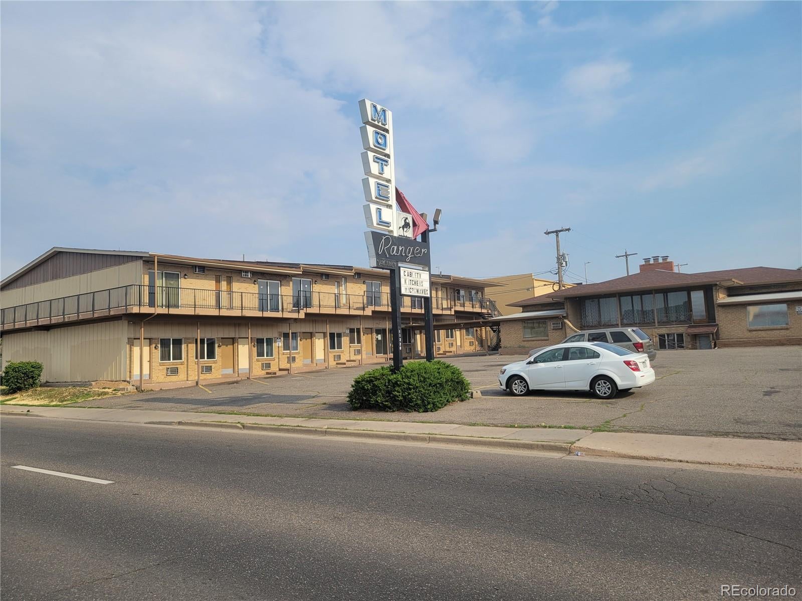 11220 E Colfax Avenue — photo
