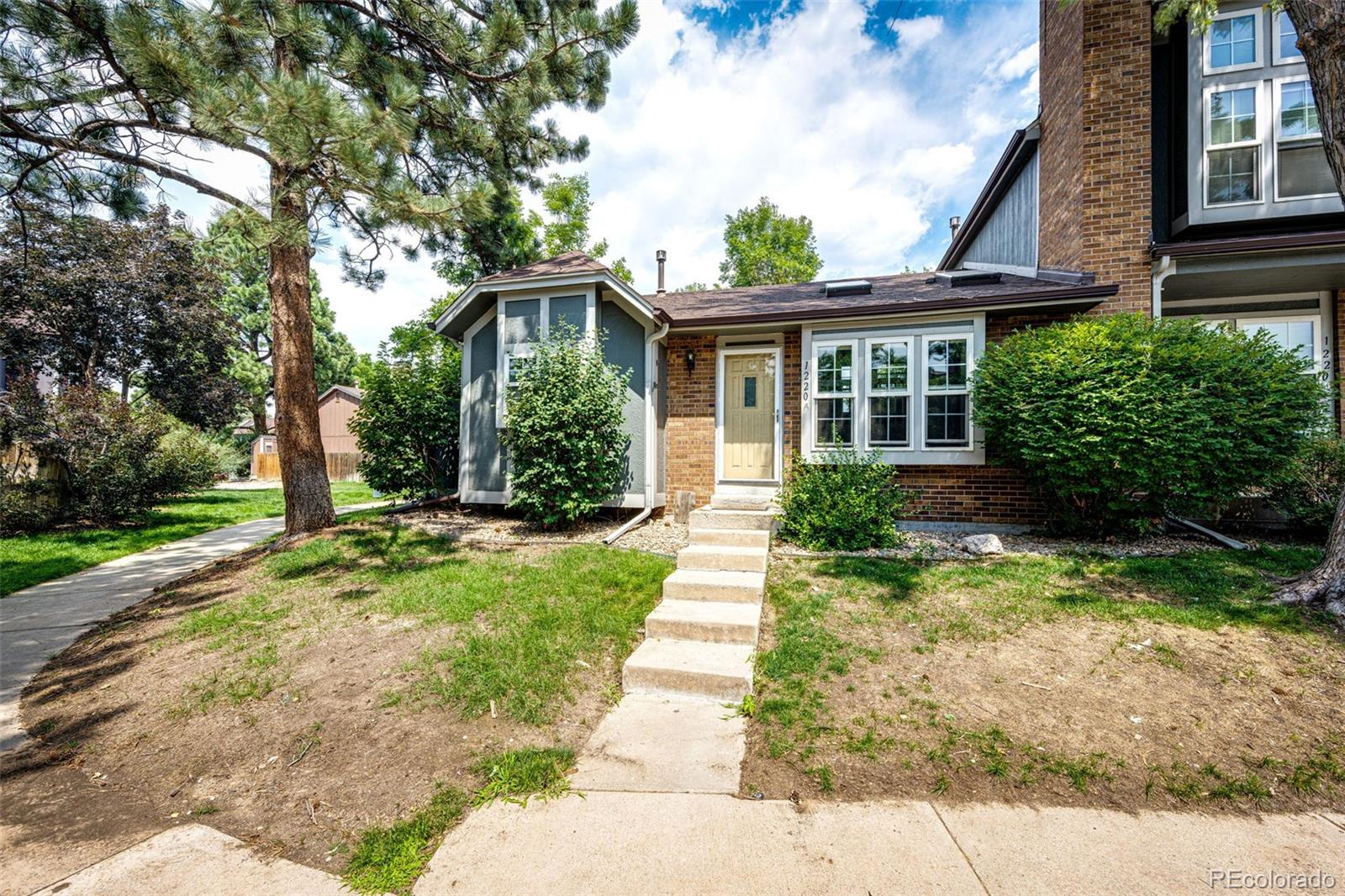 1220 S Flower Circle a — photo