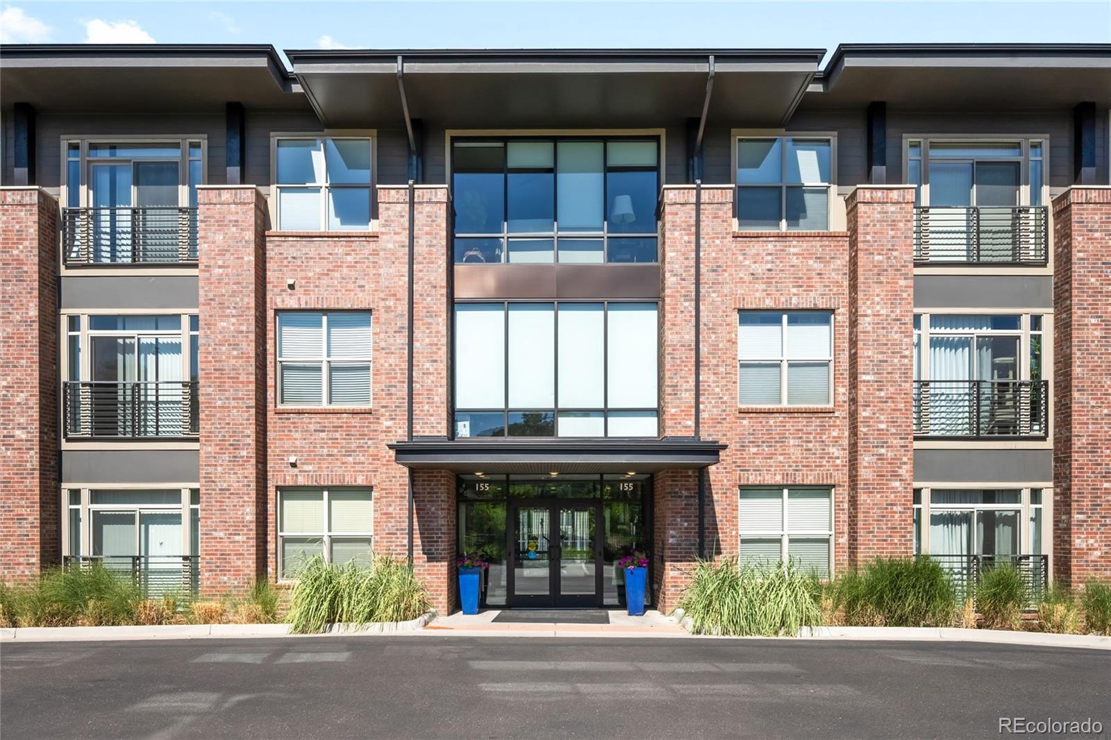 155 S Monaco Street Parkway 105 — photo