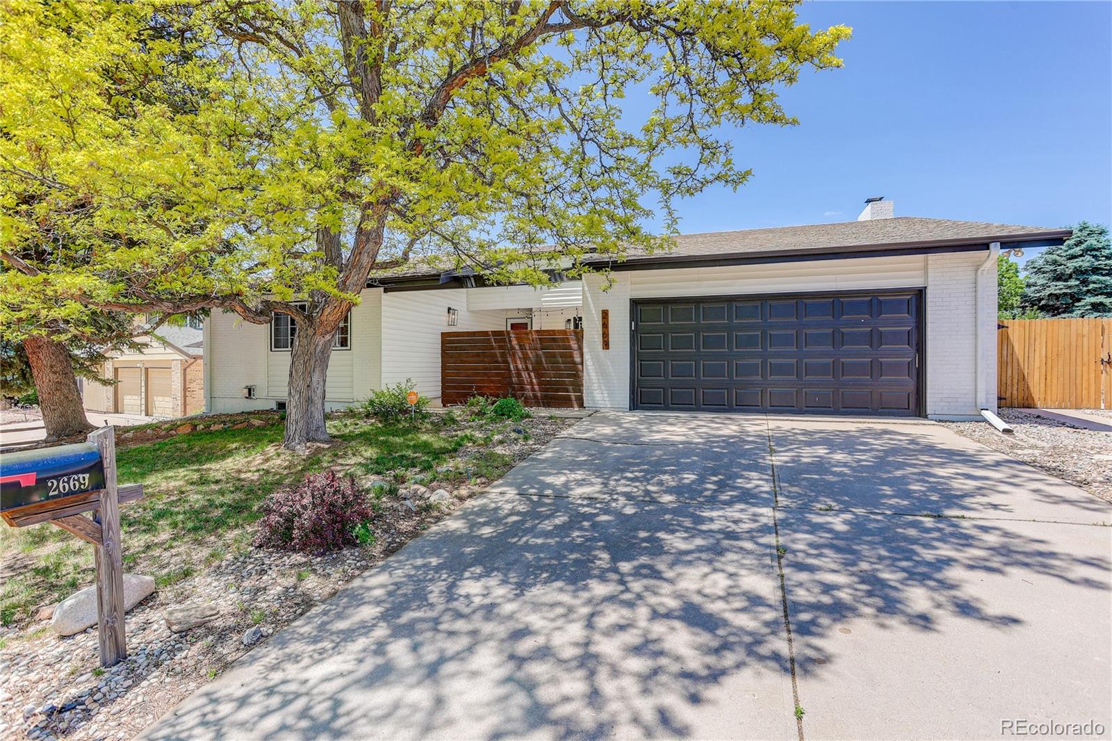 2669 S Moline Court — photo