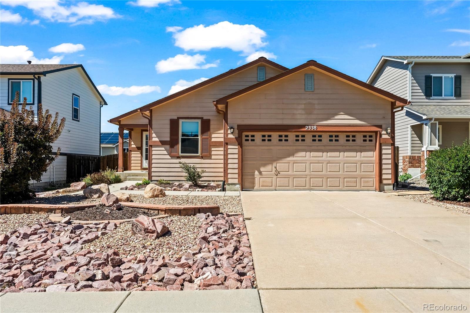 2338 Jeanette Way — photo