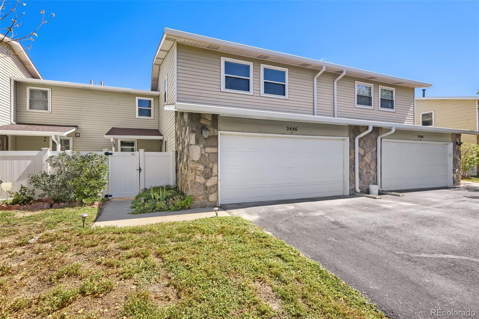 2446 S Vaughn Way C — photo