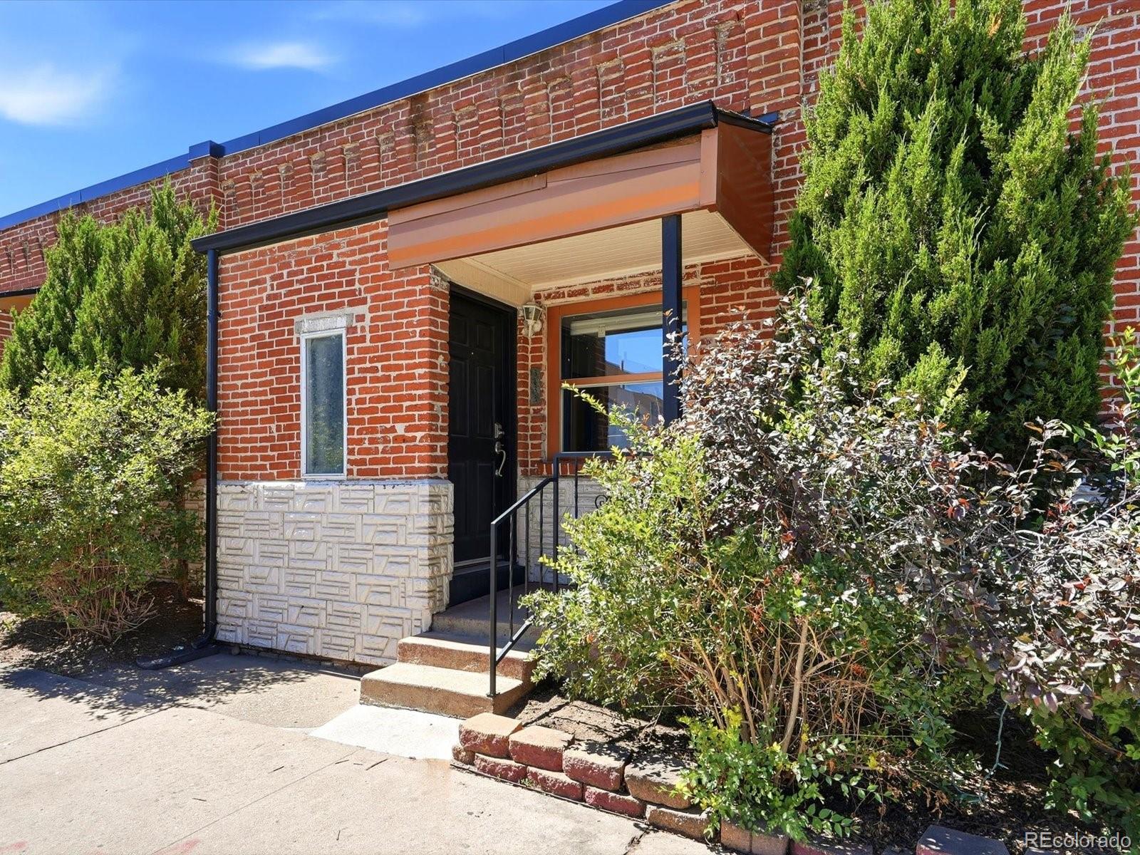 3133 N Downing Street — photo