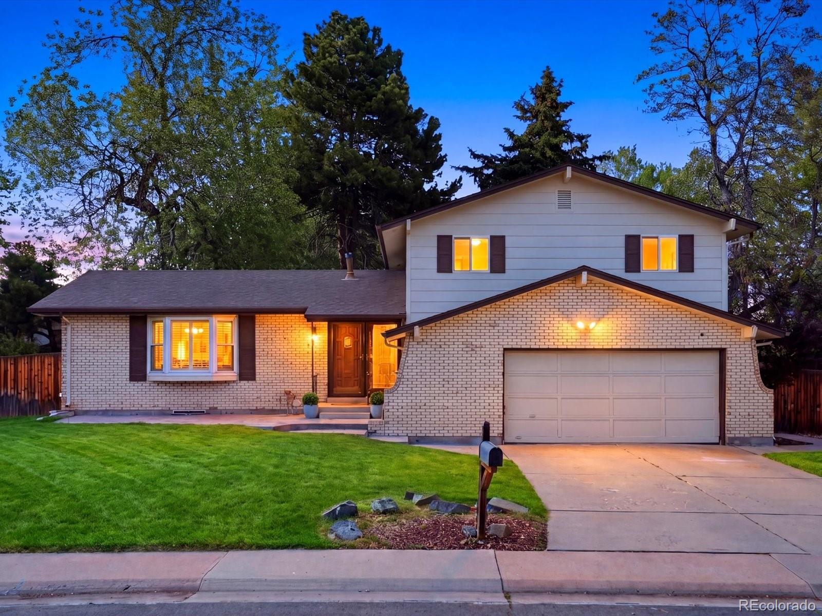 8923 W Warren Drive — photo