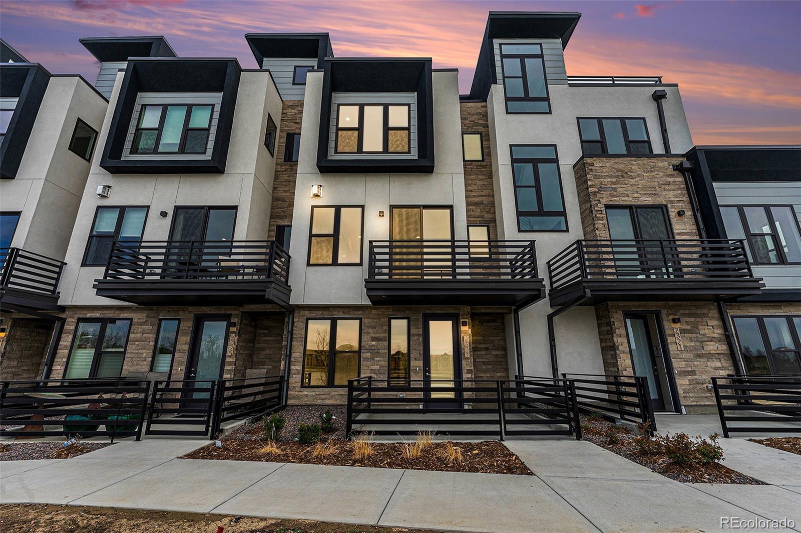 2323 Lakeshore Lane 11 — photo