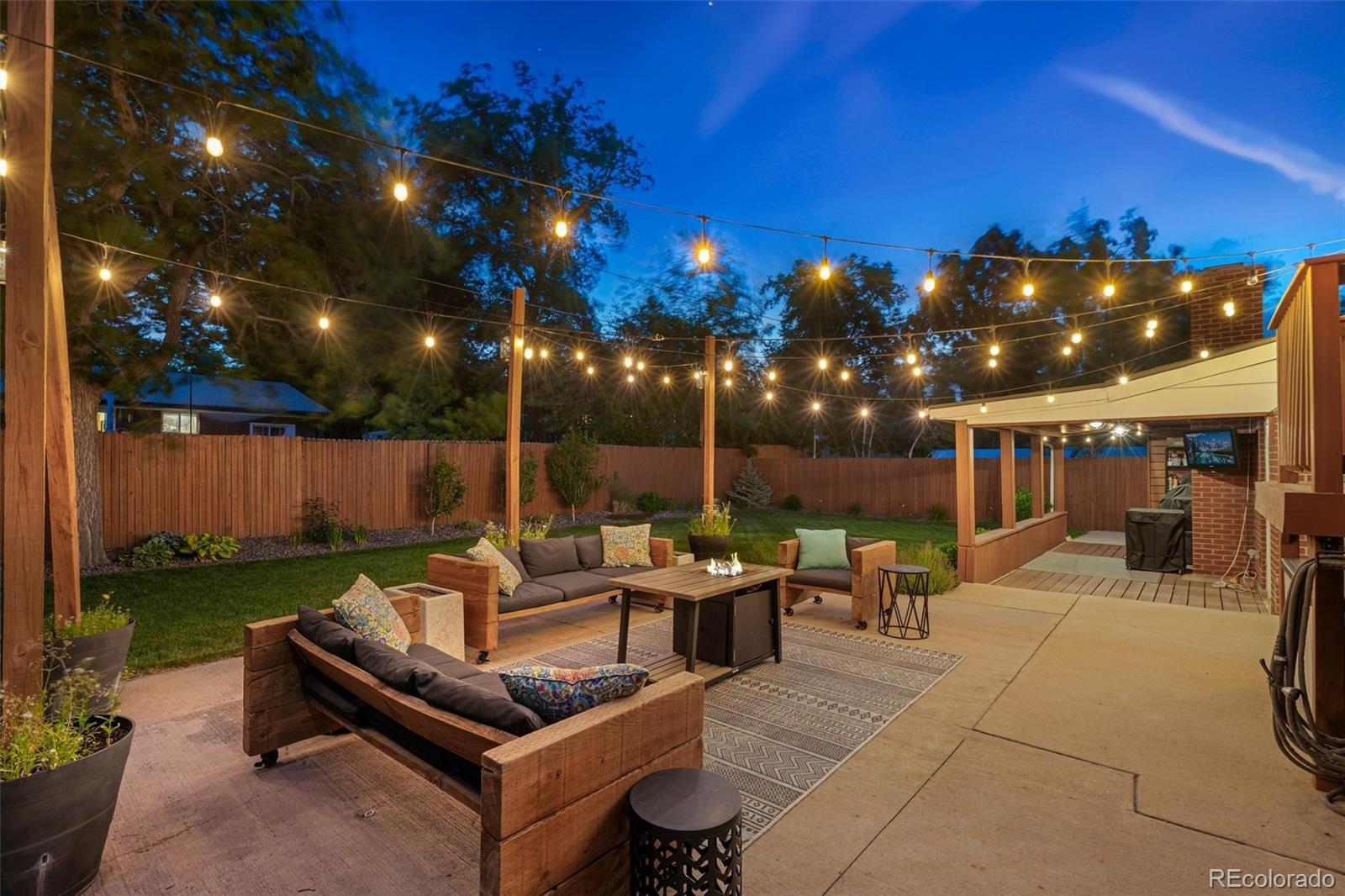 6691 Quay Court — photo