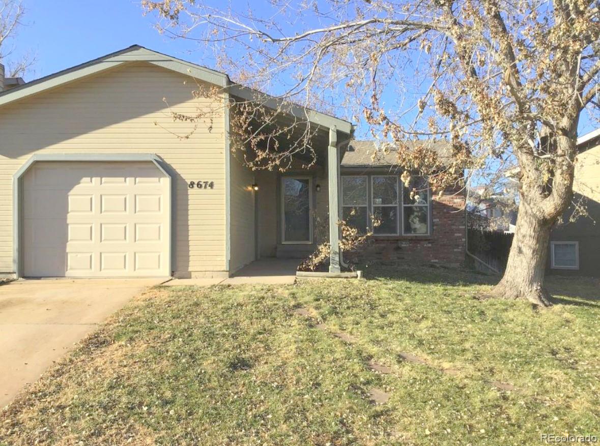 8674 Bluegrass Circle — photo