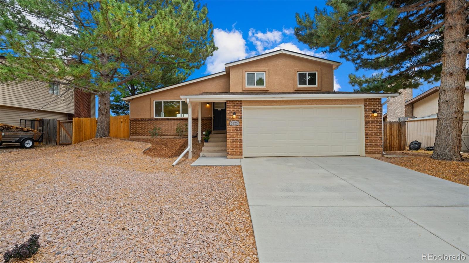 5625 Escapardo Way — photo