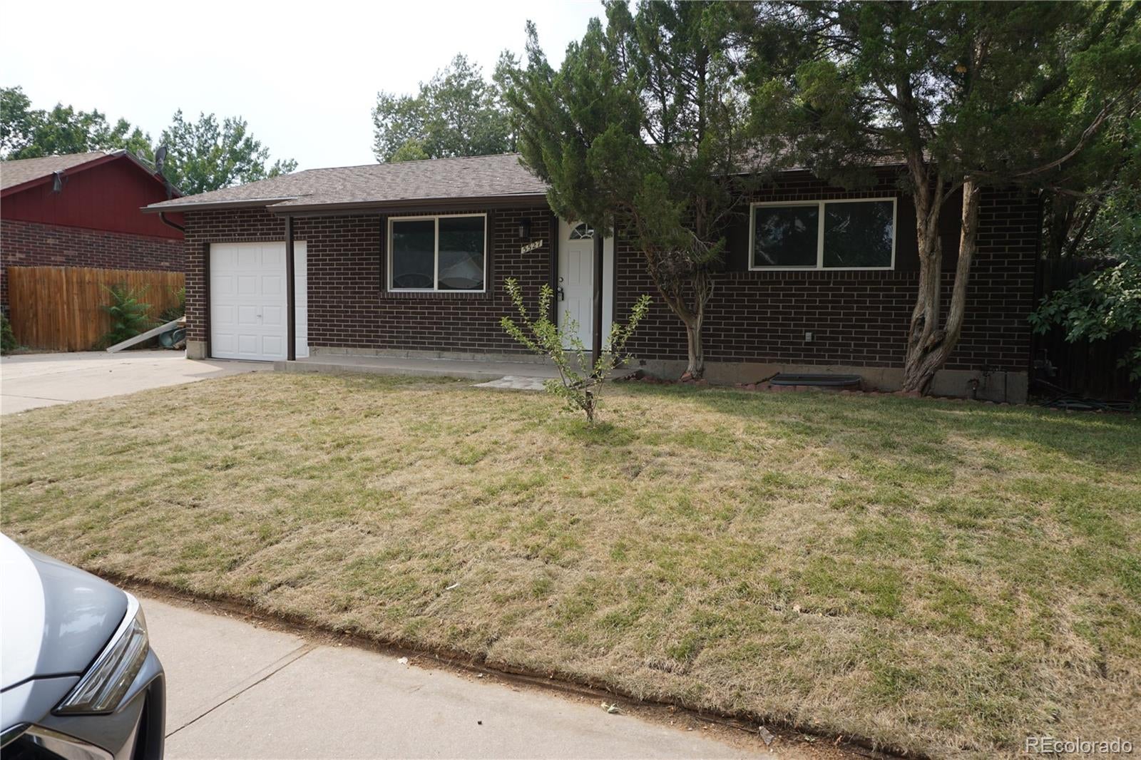 5527 Chandler Court — photo