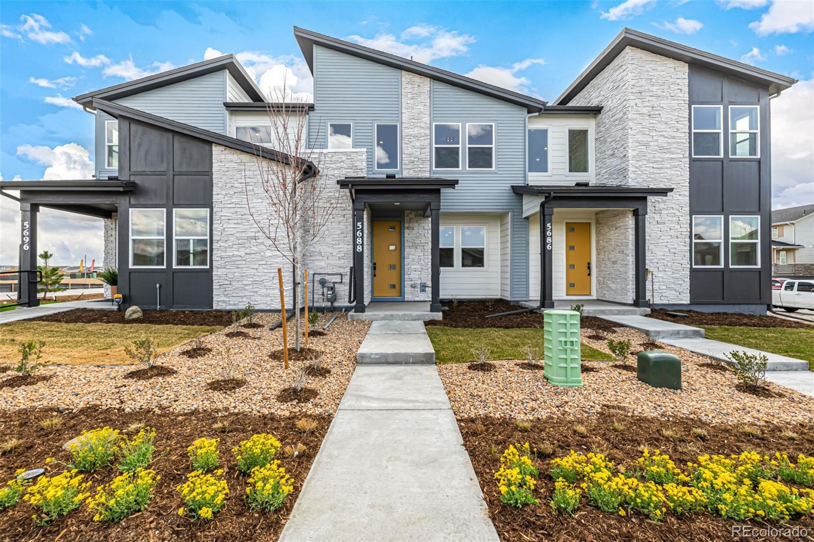 5688 N Killarney Court — photo