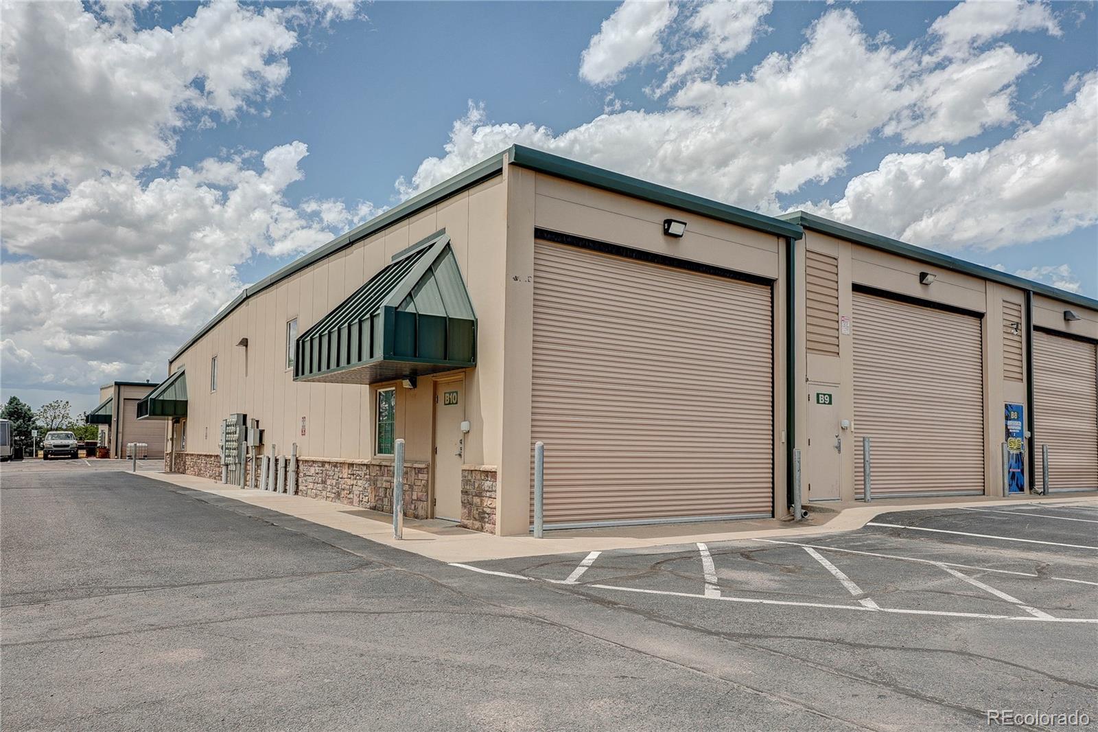 18596 Longs Way B10 — photo