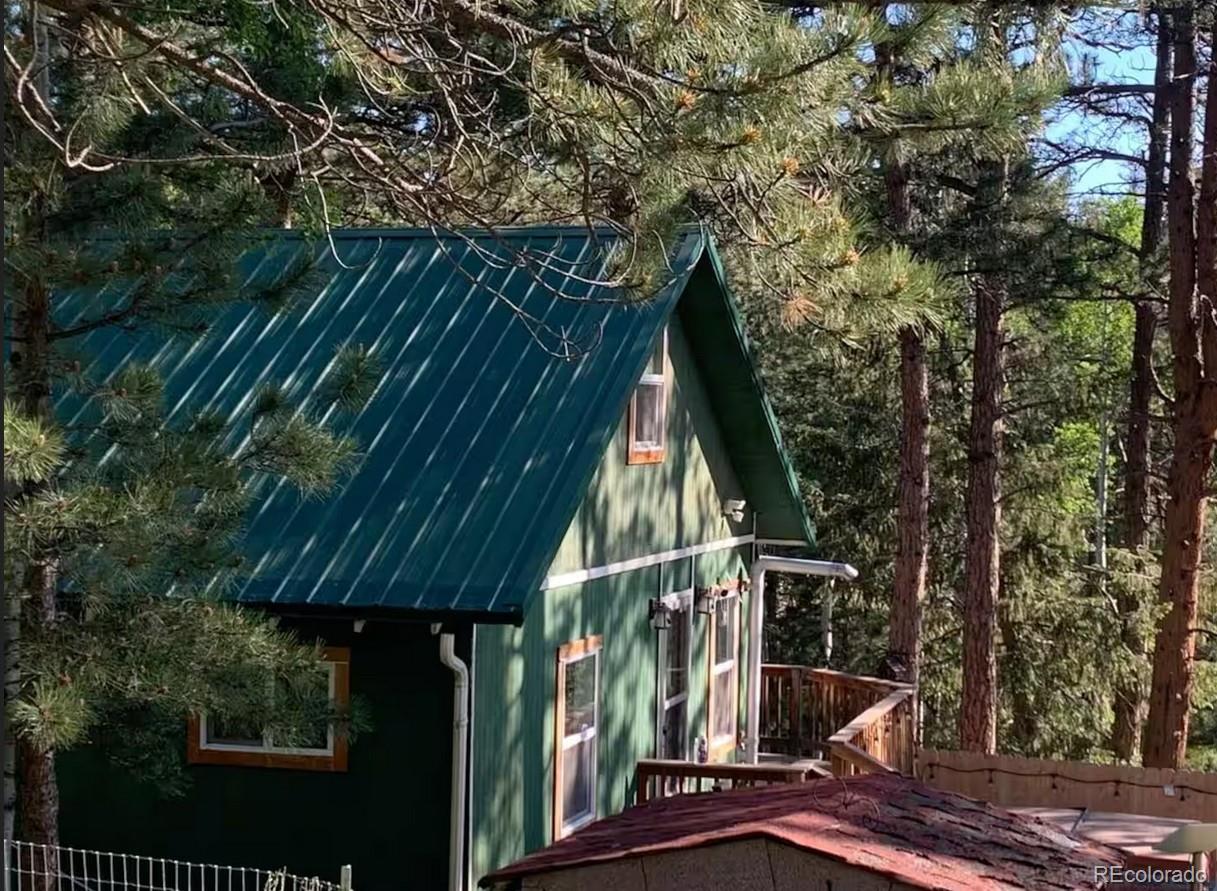 704 Yellow Pine Drive — photo