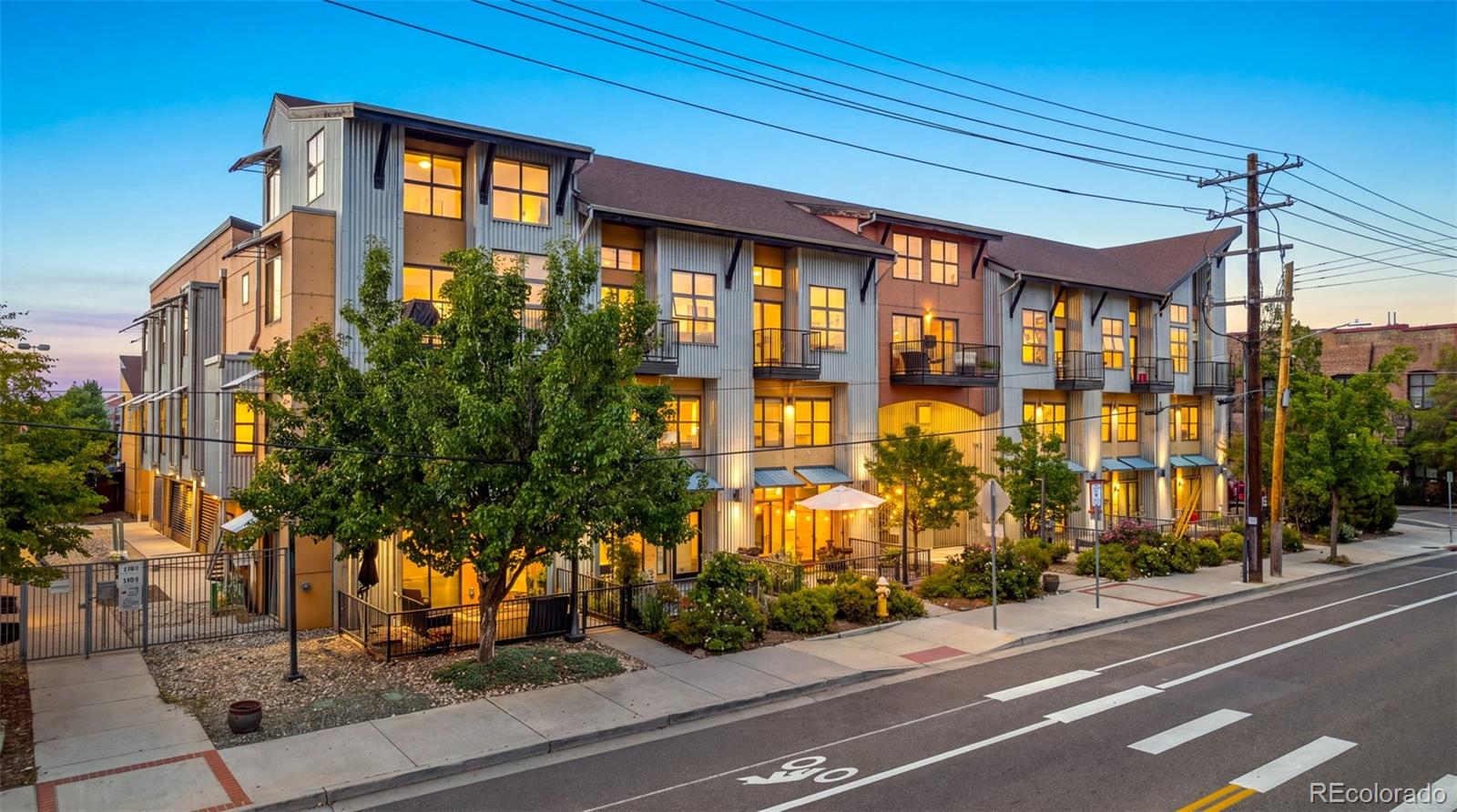 3195 Blake Street 101 — photo