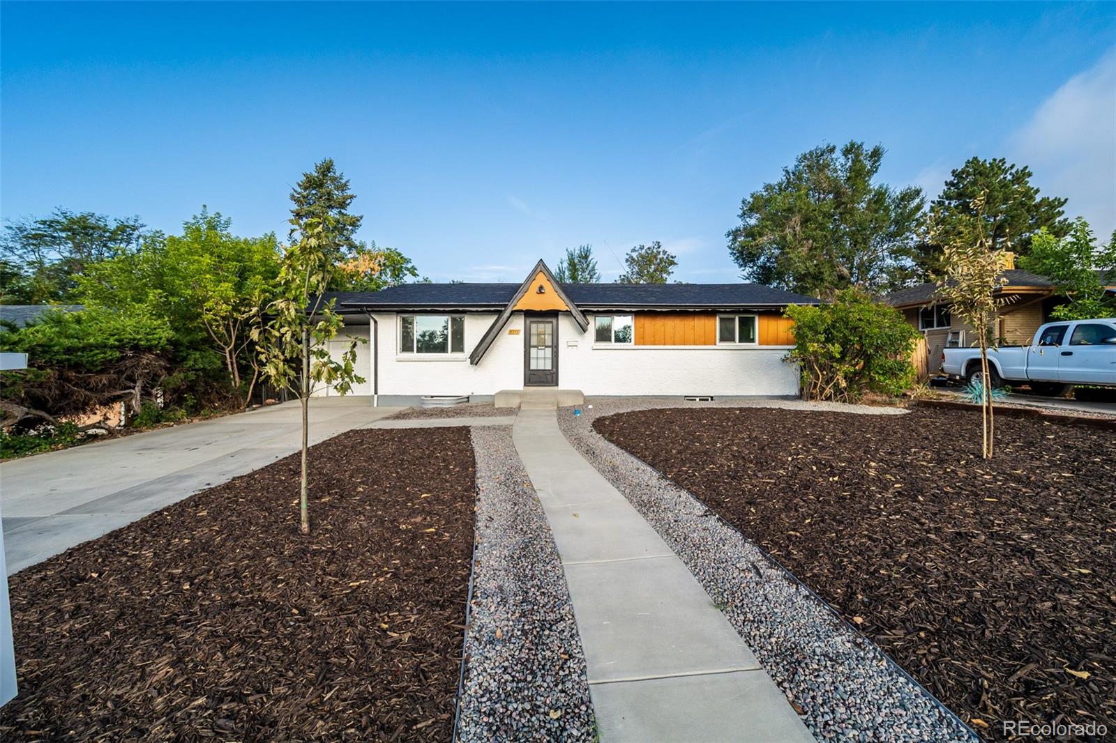 8711 Oakwood Street — photo