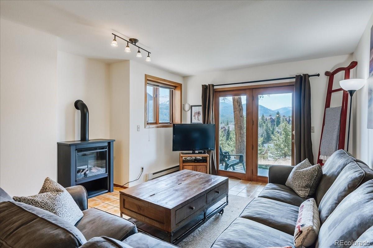 875 Four Oclock Road D1 — photo
