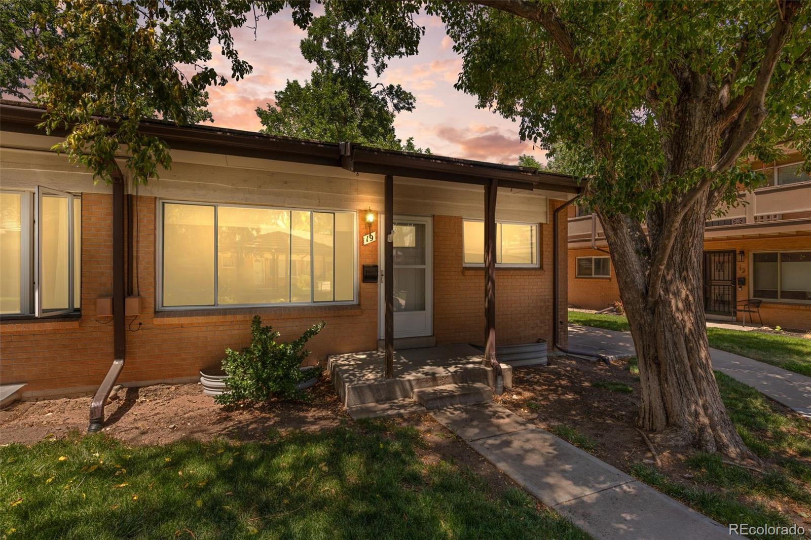 12820 Willow Lane 19 — photo