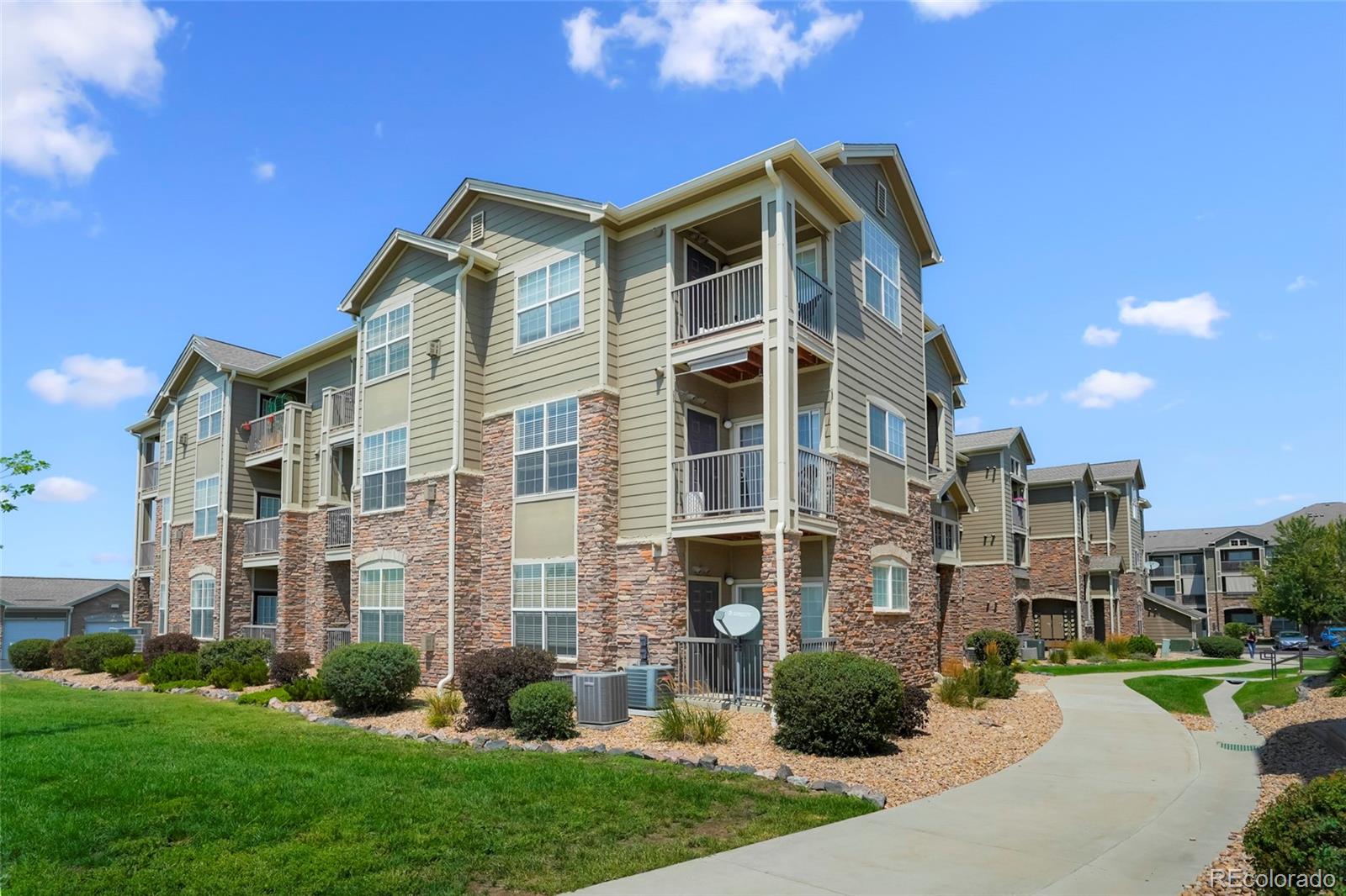 3045 Blue Sky Circle 18-302 — photo