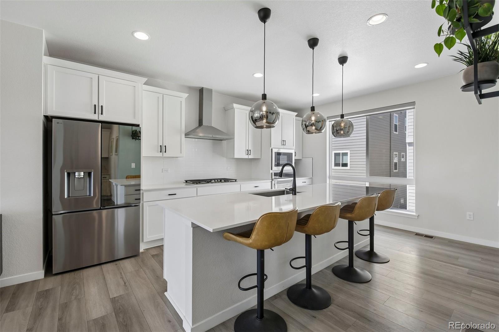 5195 Queen Court — photo