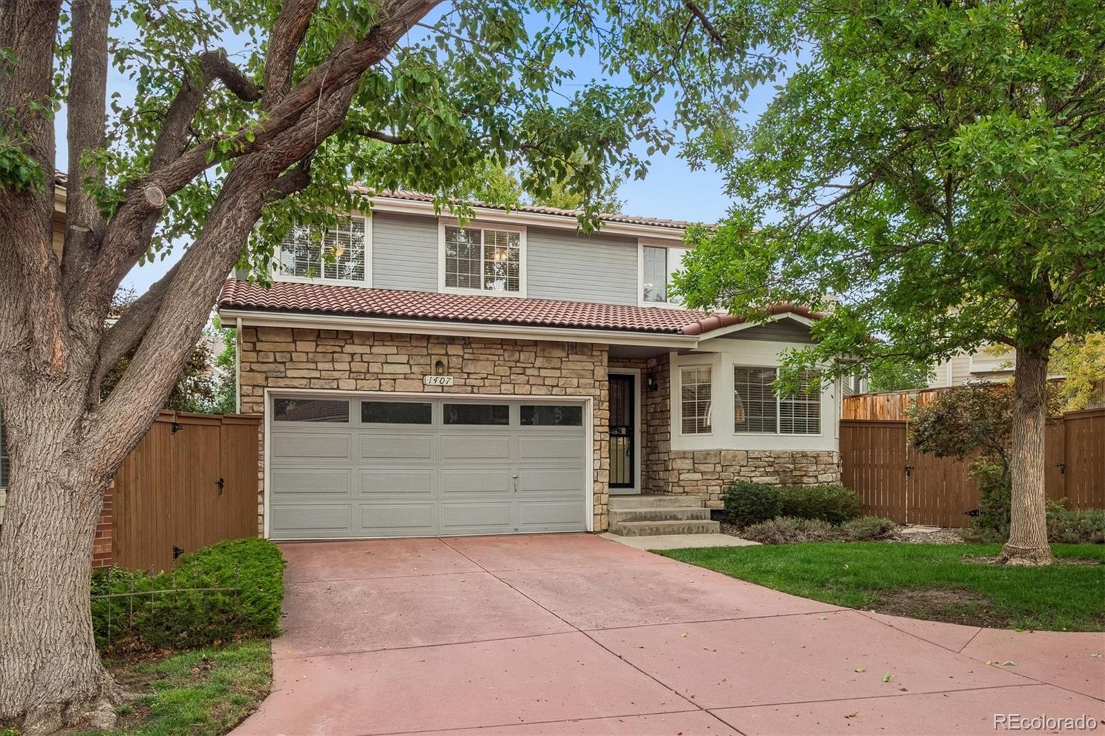 1407 Laurenwood Way — photo