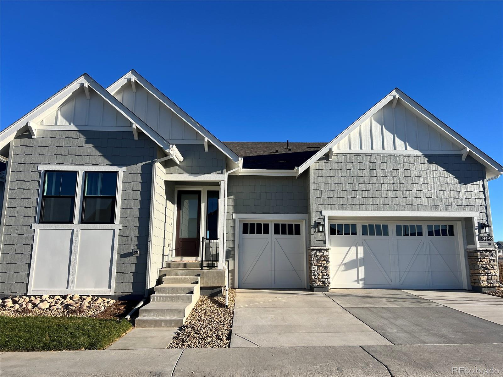 9438 Lake Breeze Drive — photo
