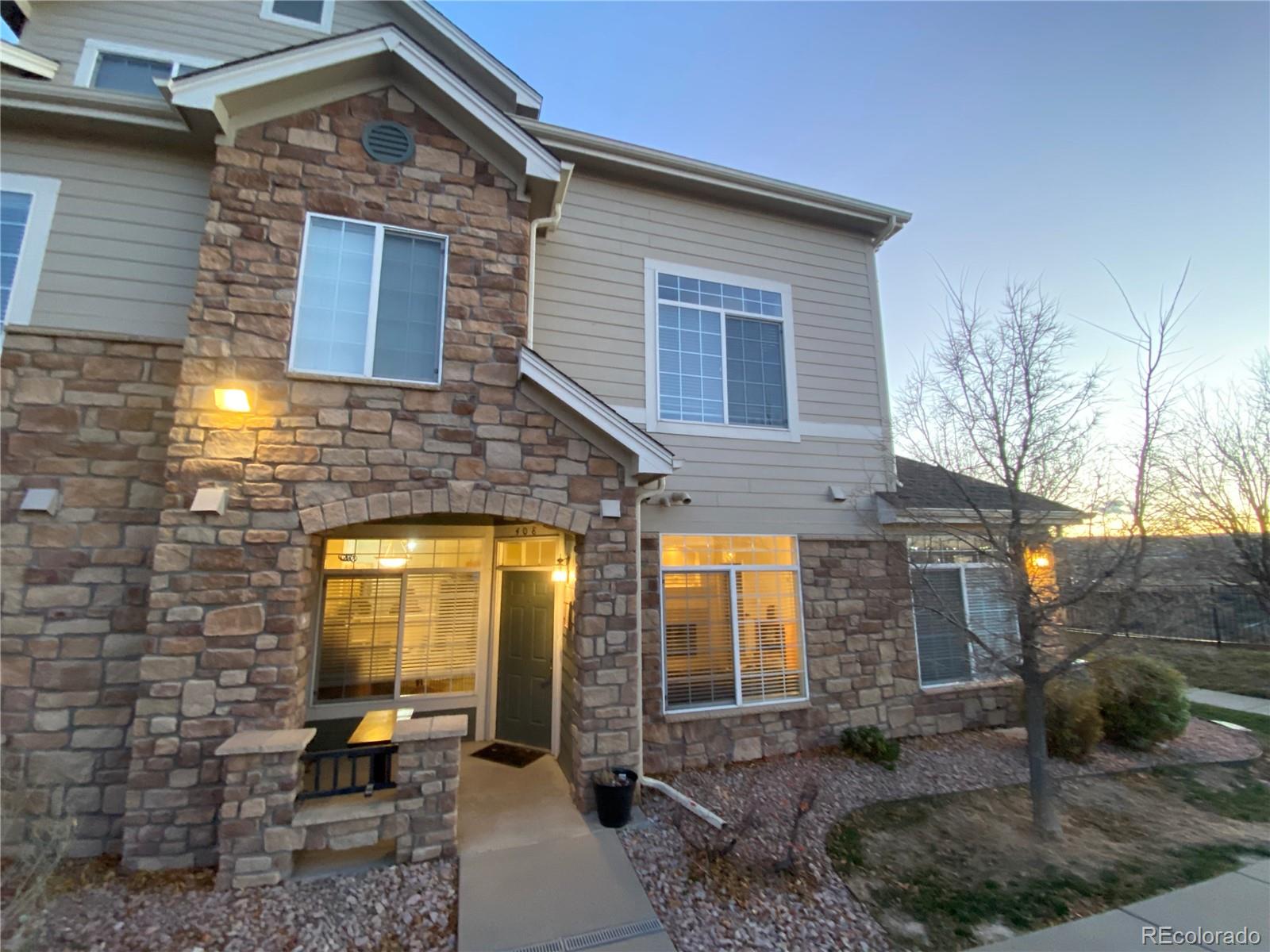 474 Black Feather Loop 408 — photo