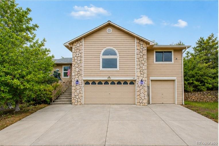 395 Dawson Court — photo