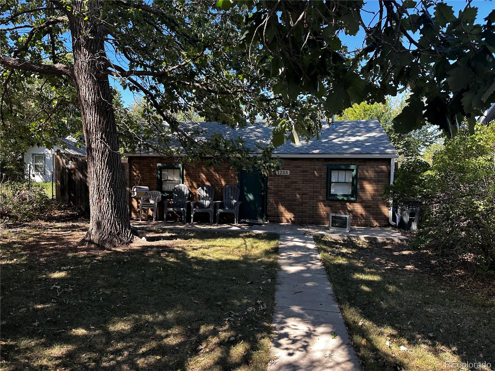 1255 Dallas Street — photo