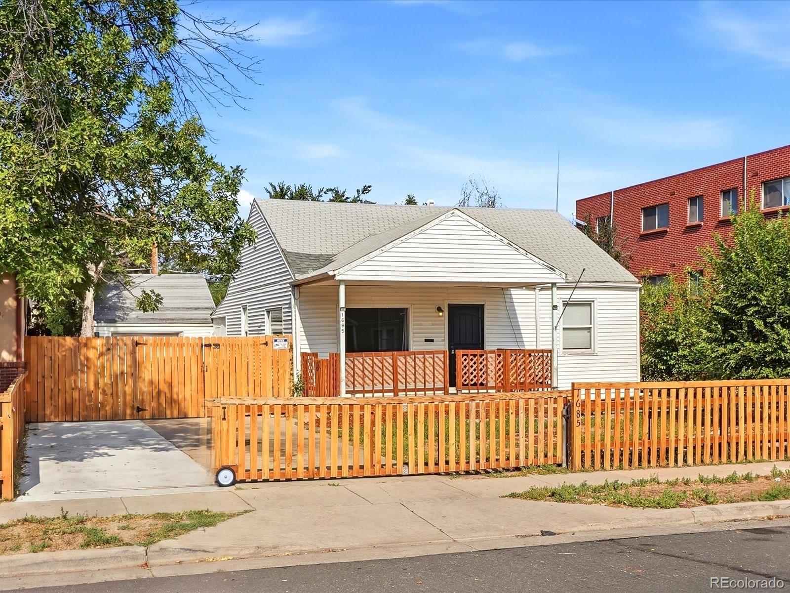 1685 Clinton Street — photo