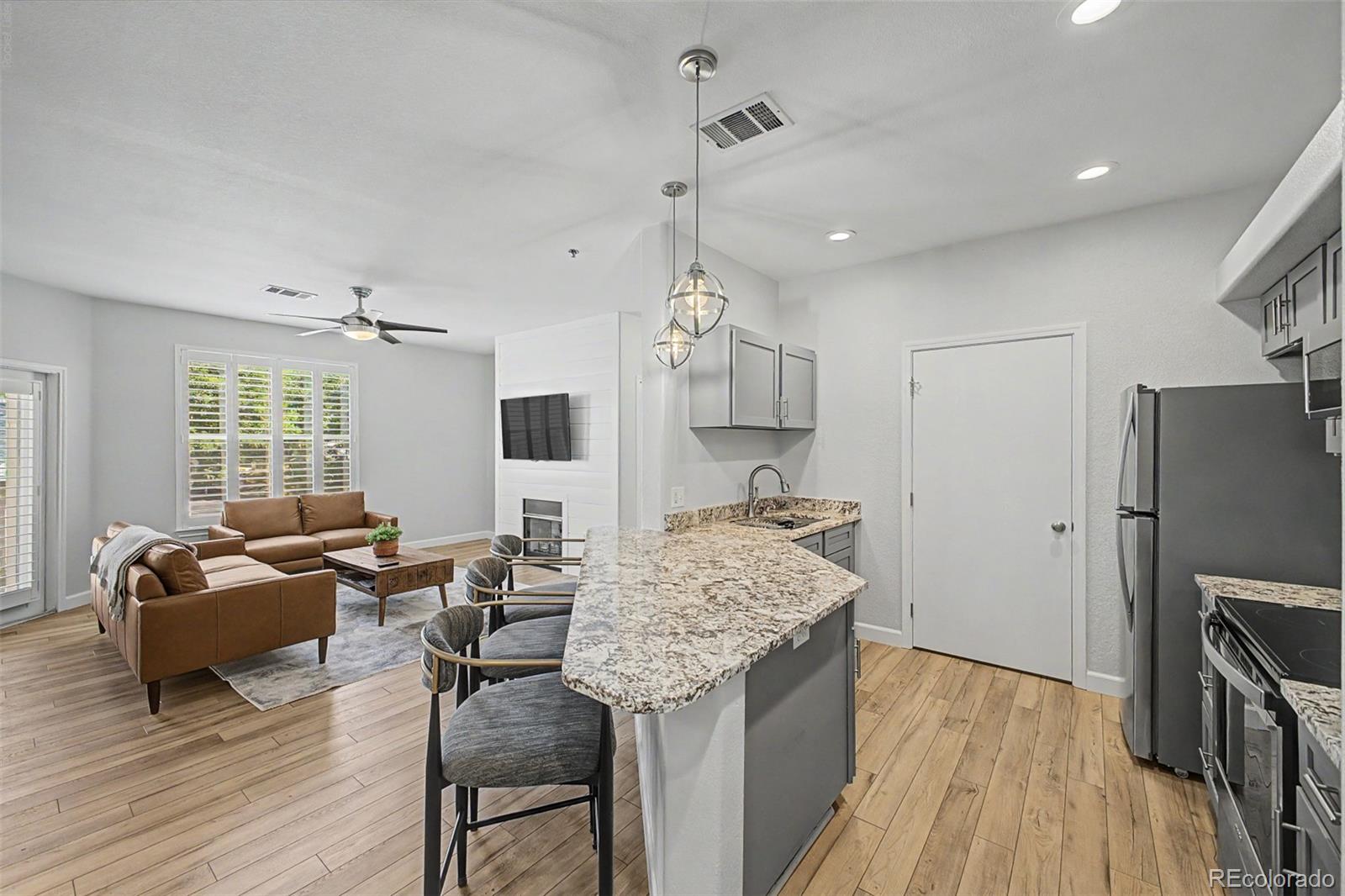 6005 Castlegate Drive B22 — photo
