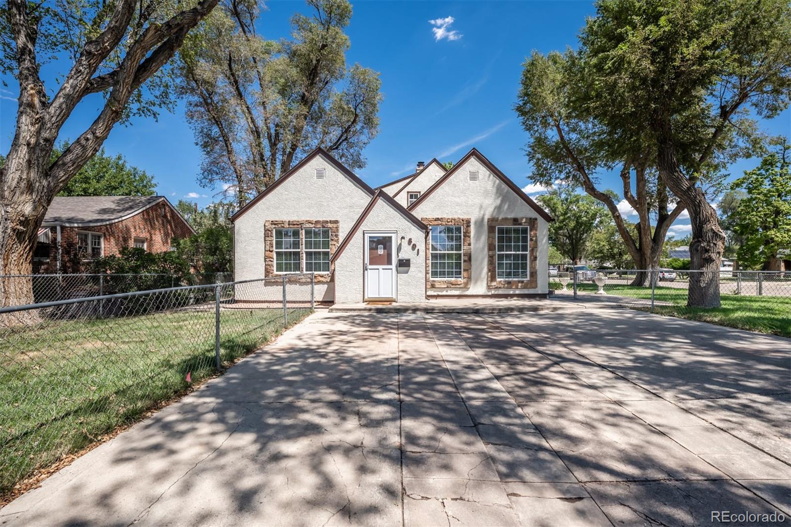 601 W Pitkin Avenue — photo