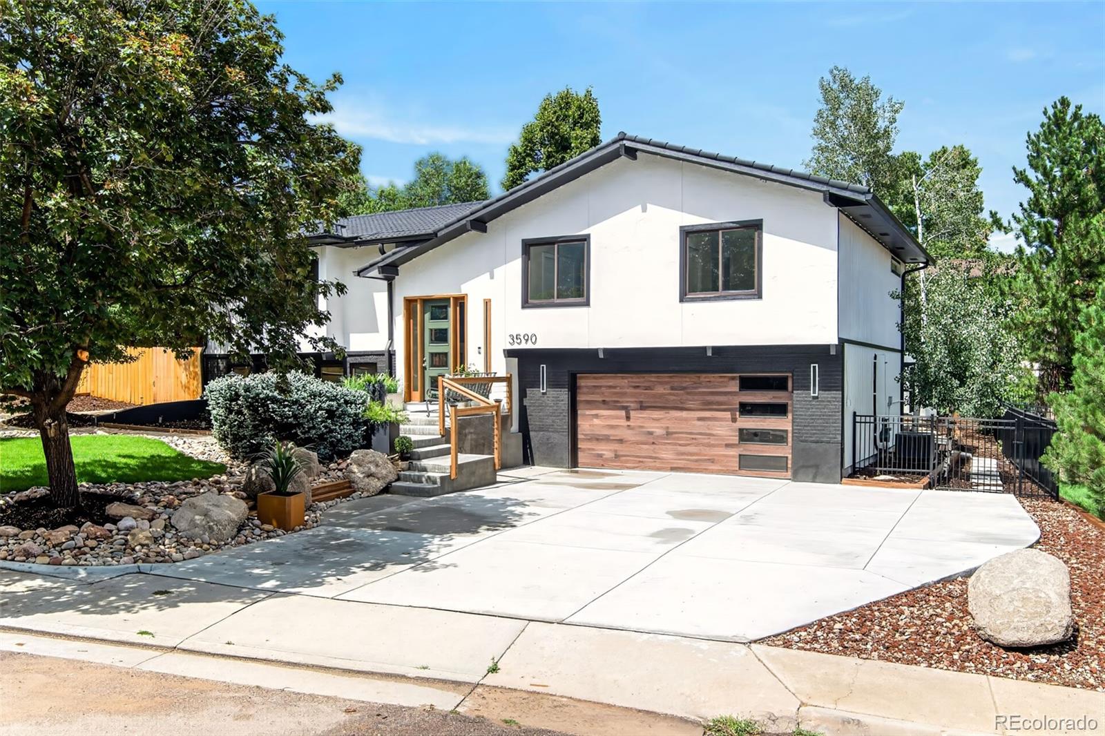 3590 Clubheights Drive — photo