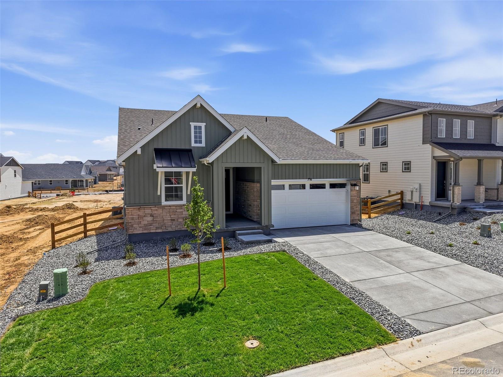 716 Bradley Circle — photo