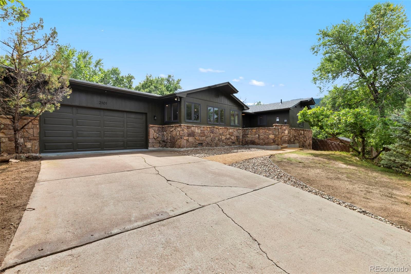 2101 Constellation Drive — photo