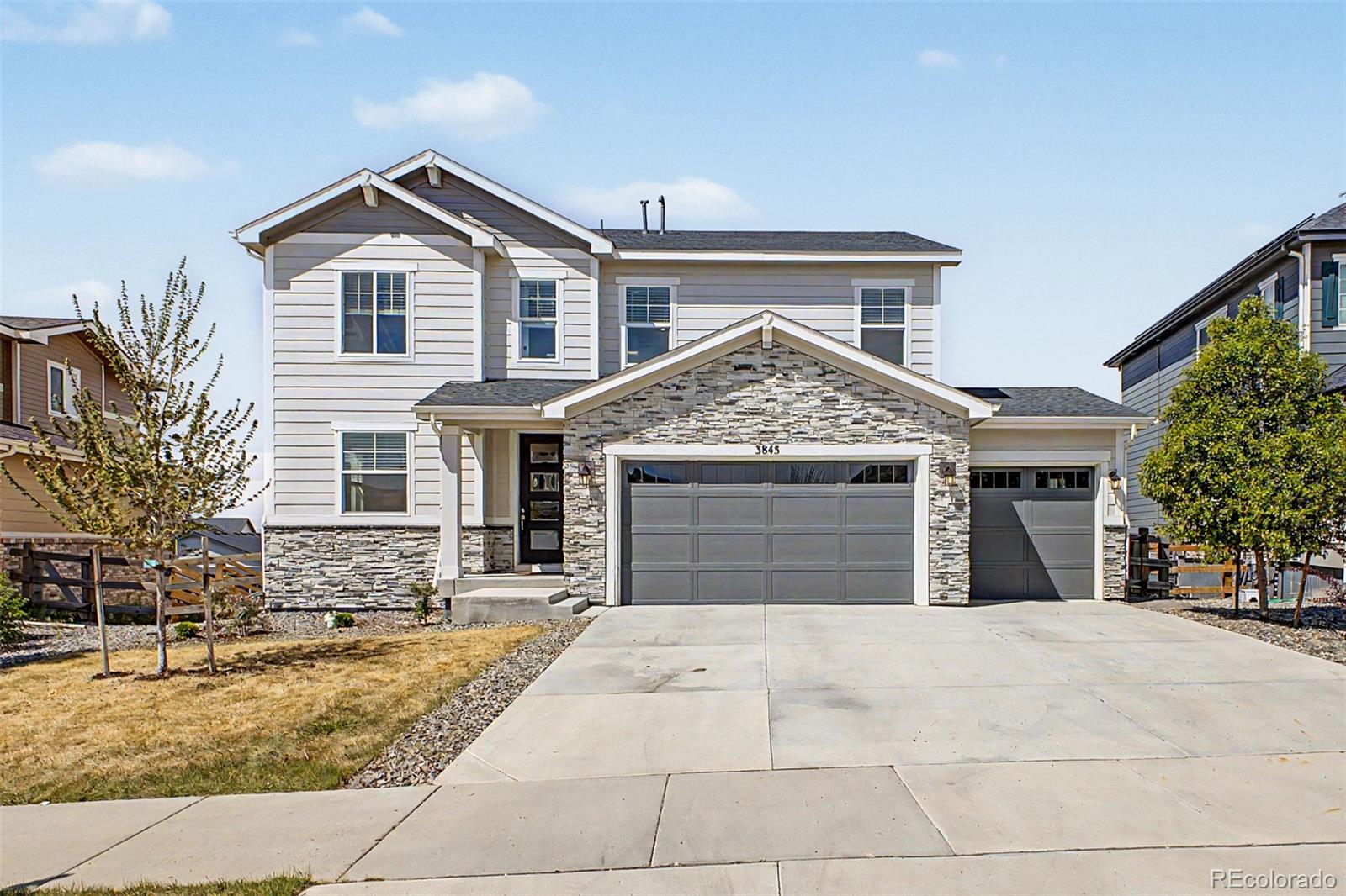 3845 Eaton Park Street — photo