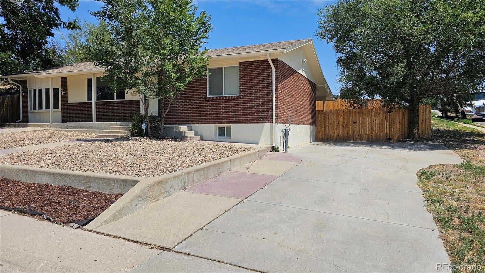 7840 Linda Circle — photo