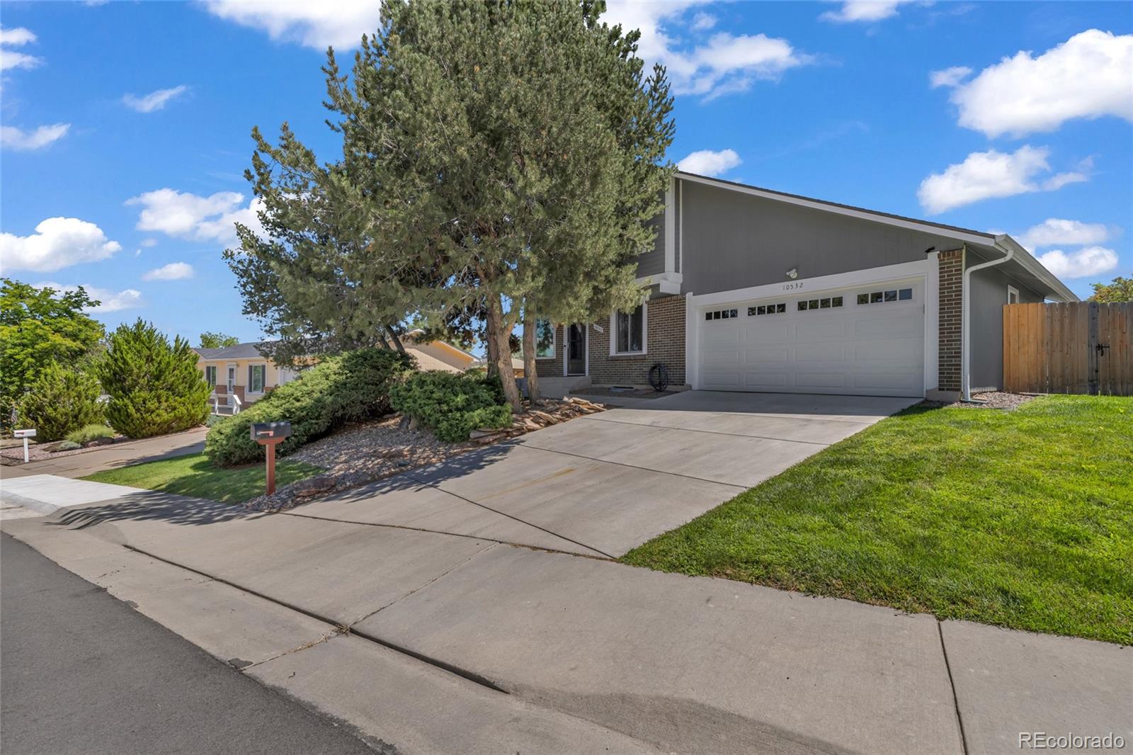 10532 Owens Street — photo