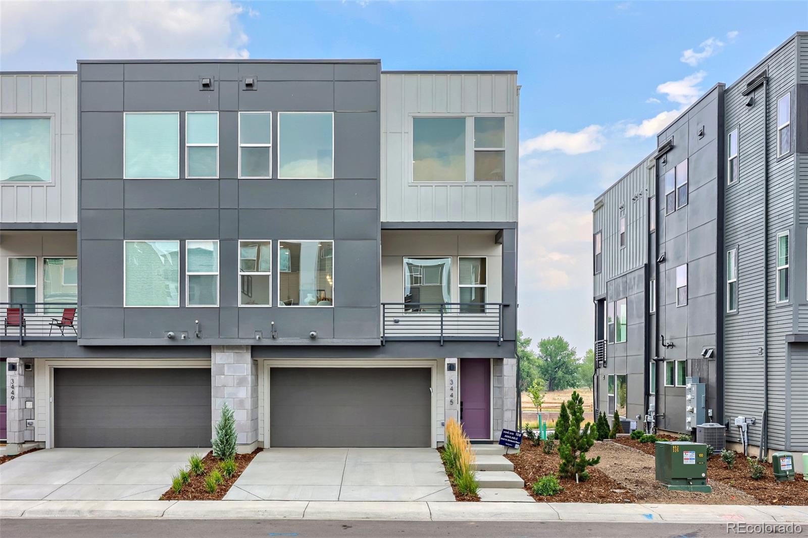 3445 W Elmhurst Place — photo