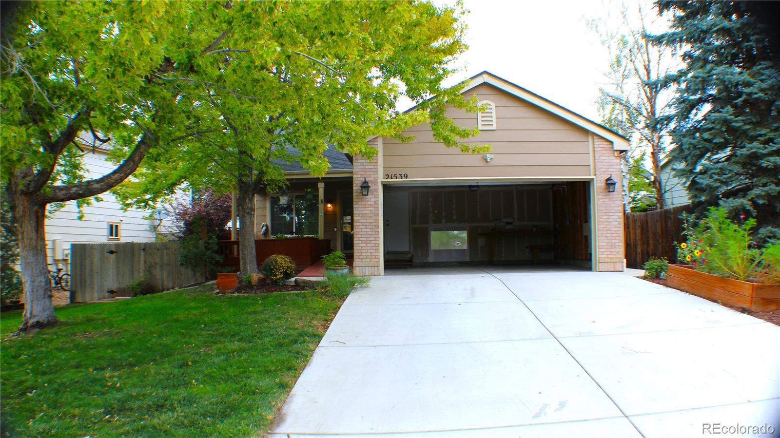 21539 E Crestridge Place — photo
