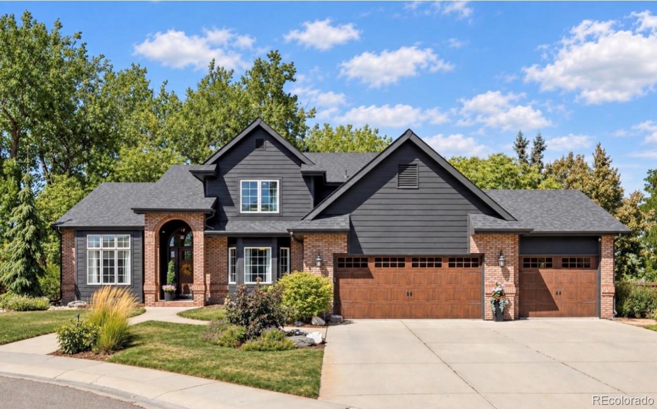 983 Logan Court — photo